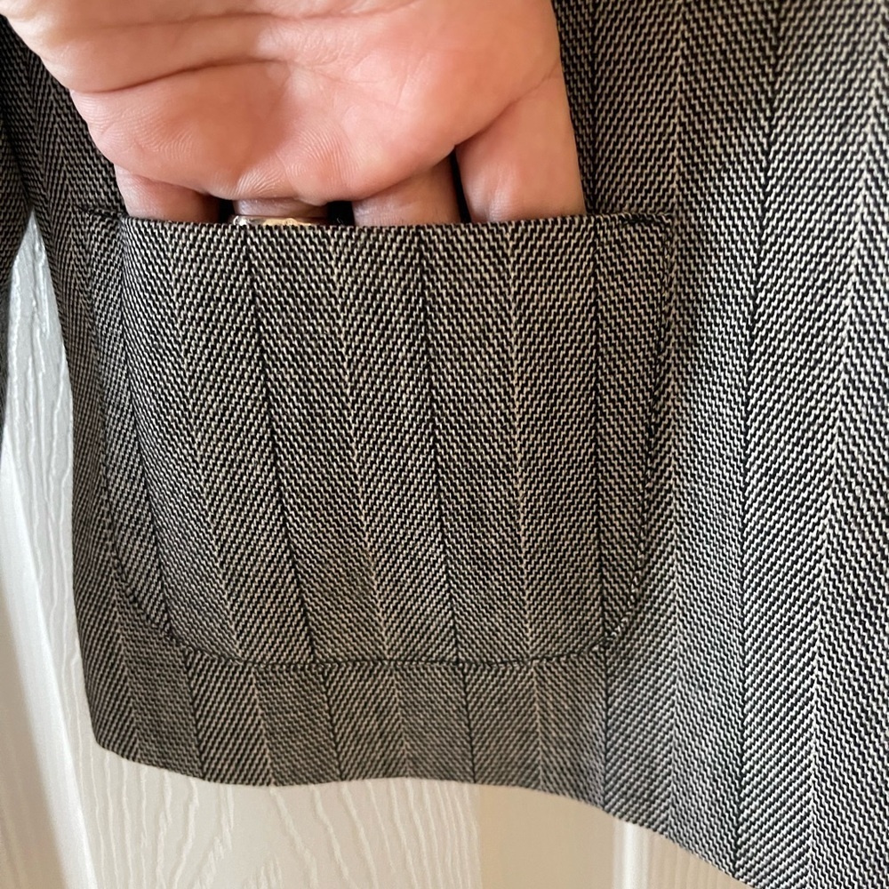 harvé bernard by Bernard Holtzman blazer • size 4P - Picture 6 of 9